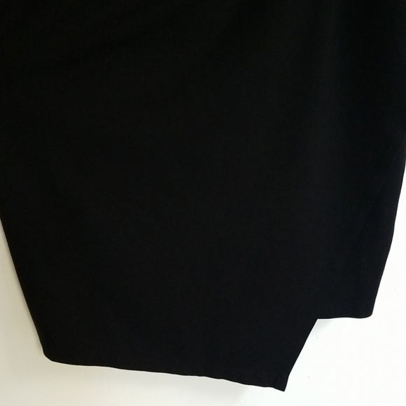 Torrid Black Off Shoulder / Cold Shoulder Assymetrical Hem Bodycon Dress - Picture 8 of 14